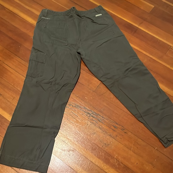 Men’s Columbia Omni-Shield Pants, 38x30 - Picture 3 of 12
